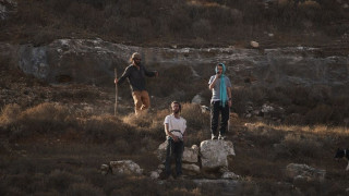 Ισραηλινός έποικος απείλησε δύο Ιταλούς καραμπινιέρους στη Δυτική Όχθη - Τους ανάγκασε να γονατίσουν