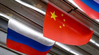 Επικοινωνία υπουργών Άμυνας Κίνας - Ρωσίας: Συμφώνησαν σε στενότερους αμυντικούς δεσμούς