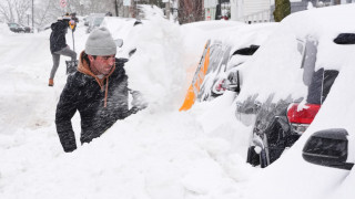 Σε συνθήκες ακραίου ψύχους οι ΗΠΑ: –40 βαθμοί Κελσίου, blackout και χιονοθύελλες παραλύουν τη χώρα