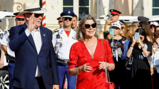 Η κόρη της Καρολίνας του Μονακό εκδίδει το πρώτο της βιβλίο - «Μια εξομολόγηση χωρίς πέπλα»