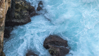 Νεκρή 13χρονη Πολωνή που παρασύρθηκε από κύματα στο βόρειο τμήμα της Μάλτας