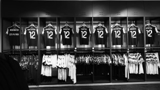 Δυστύχημα στην Ρουμανία: Στην μπουτίκ της ΠΑΕ ΠΑΟΚ οι φανέλες με τα ονόματα των επτά νεκρών οπαδών