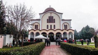 Σε βαρύ κλίμα οι κηδείες των τριών θυμάτων της τραγωδίας στην Βιολάντα