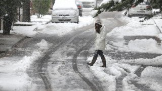 Χιονόπτωση στις Σέρρες: Αποκλείστηκαν με τα αυτοκίνητά τους 15 άτομα και κάλεσαν το 112