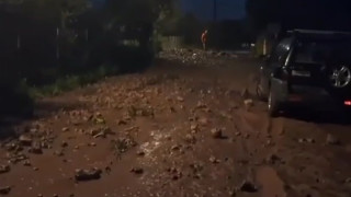 «Βυθισμένη» στις λάσπες η Καλαμάτα από την κακοκαιρία: Πλημμύρισαν δρόμοι σε Πήδημα και Αρφαρά