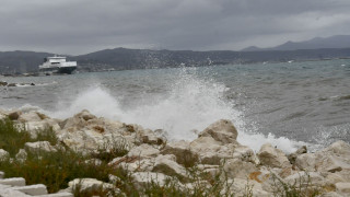 Πλημμύρισε ο δρόμος στο Λιμάνι της Πάτρας - Διακοπή της κυκλοφορίας προς Πύργο
