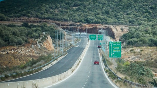 Κατολίσθηση στην Ιονία Οδό: Κλειστά και τα δύο ρεύματα κυκλοφορίας