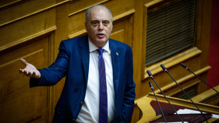 Λες «Αλτ! Τις ει;»  και μπουμπουνάς: Πυροβολισμούς μεταναστών στα σύνορα πρότεινε ο Βελόπουλος