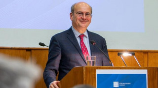 Χατζηδάκης: Τριπλή παρέμβαση κατά της γραφειοκρατίας για πολίτες και επιχειρήσεις