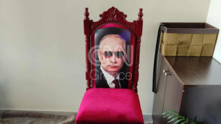 Κύκλωμα λαθραίων τσιγάρων: Ο «κουμπάρος», ο «παππούς» και η καρέκλα του «Πούτιν»