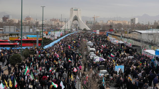 Ιράν: Χιλιάδες κόσμου στους δρόμους για την 47η επέτειο από την Ισλαμική Επανάσταση
