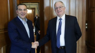 Συνάντηση Τασούλα - Τσίπρα στο Προεδρικό: Οι οικονομικές εξελίξεις στο επίκεντρο