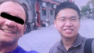 Αυτός είναι ο κινέζος «Στίβεν» που στρατολόγησε τον σμήναρχο κατάσκοπο