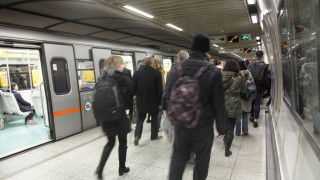 Συναγερμός στο Μετρό Συντάγματος: Άτομο έπεσε στις γραμμές