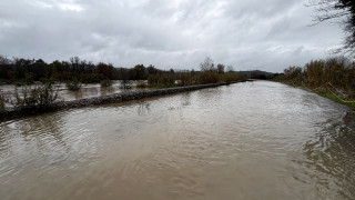 Υπερχείλησε ο Αλφειός στην Ηλεία - Έσπασαν τα αναχώματα, πλημύρισαν δρόμοι και καλλιέργειες