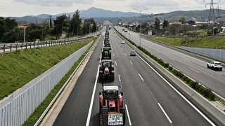Έφτασαν στις Αφίδνες τα πρώτα τρακτέρ: Τι λένε στο CNN Greece αγρότες ενόψει της συγκέντρωσης