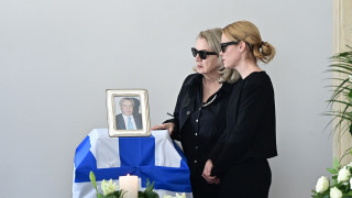 Κλίμα συγκίνησης στην κηδεία του Αναστάση Παπαληγούρα - Πλήθος κόσμου στο τελευταίο «αντίο»