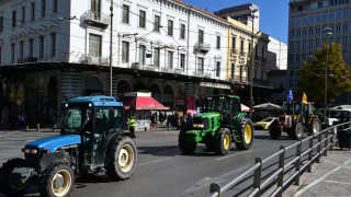 Σε κονβόι με τα τρακτέρ αναχωρούν από την Αθήνα οι αγρότες - Ανανεώνουν το «ραντεβού» τους