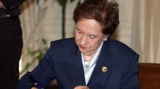 Συλλυπητήρια Τασούλα για Ψαρούδα - Μπενάκη: «Κατόρθωσε να υπερβεί τα συνήθη μέτρα»