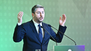 Ανδρουλάκης από ΚΟΕΣ ΠΑΣΟΚ: «Καρφιά» στην κυβέρνηση - Προσκλητήριο στους προοδευτικούς πολίτες