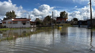 Το χωριό βυθισμένο στο νερό: Εικόνες από drone στο Βαρθολομιό μετά τις πλημμύρες από τον Πηνειό
