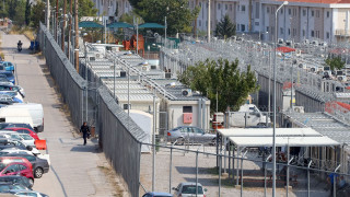 Η Ελλάδα συνεργάζεται με άλλες χώρες για τη δημιουργία κέντρων απέλασης μεταναστών εκτός ΕΕ