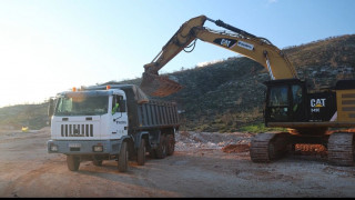 Αυτοψία Χαρδαλιά σε έργο οδικής ασφάλειας στη Μάνδρα: Παρεμβάσεις 40 εκ. ευρώ σε δρόμους στην Αττική