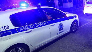Κορυδαλλός: Άγνωστοι πέταξαν χειροβομβίδα – Ζημιές σε έξι οχήματα και διαμέρισμα