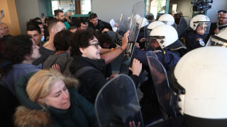 Νοσοκομείο Νίκαιας: Ένταση μεταξύ νοσηλευτών και αστυνομικών κατά την επίσκεψη Γεωργιάδη