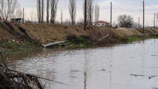 Έβρος: Κόκκινος συναγερμός λόγω αύξηση της στάθμης του νερού - Χιλιάδες στρέμματα κάτω από το νερό