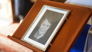 Το τελευταίο αντίο στην Ελένη Γλύκατζη - Αρβελέρ: «Καλό σου ταξίδι αγαπημένη μου»