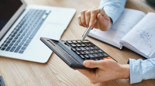 Πώς η ΑΑΔΕ θα εντοπίζει εικονικές εταιρείες και «αχυρανθρώπους» που αλλάζουν ΑΦΜ: Τα νέα «όπλα»