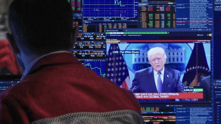 Ο Τραμπ υπέγραψε το διάταγμα για παγκόσμιο δασμό 10%: «Μεγάλη μου τιμή»