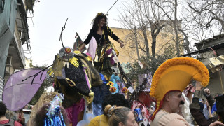 Σε ρυθμούς καρναβαλιού η Αθήνα - Σήμερα η μεγάλη παρέλαση, αναλυτικά το πρόγραμμα των εκδηλώσεων