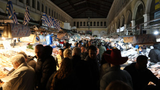 Ανοιχτή για σαρακοστιανά ψώνια της τελευταίας στιγμής η Βαρβάκειος