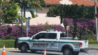 Ταυτοποιήθηκε το άτομο που προσπάθησε να εισβάλει στο θέρετρο του Τραμπ και έπεσε νεκρό από πυρά