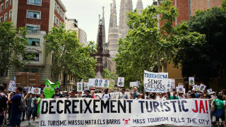 Η Βαρκελώνη διπλασιάζει τον τουριστικό φόρο για να χρηματοδοτήσει τη στέγαση