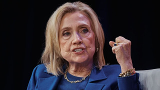 Διακόπηκε η κατάθεση της Χίλαρι Κλίντον όταν Ρεπουμπλικανή βουλευτής δημοσιοποίησε φωτογραφία της