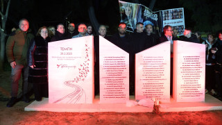Καισαριανή: Αποκαλυπτήρια μνημείου για τα θύματα της τραγωδίας των Τεμπών