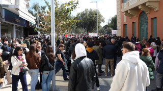 Μεγάλη συγκέντρωση στο Ηράκλειο για τα Τέμπη: «Δεν ξεχνάμε τα παιδιά που δεν έφτασαν ποτέ»