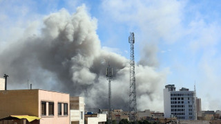 Με κομμένη την ανάσα για τα αντίποινα του Ιράν: «Νόμιμο καθήκον η εκδίκηση» λέει η Τεχεράνη