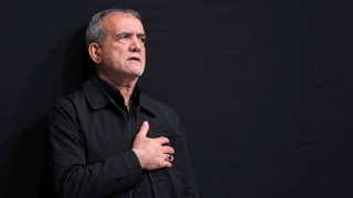 Ιράν: Ποιοι αναλαμβάνουν τη μετάβαση στην ηγεσία μετά τον θάνατο Χαμενεΐ - Τι προβλέπει το Σύνταγμα