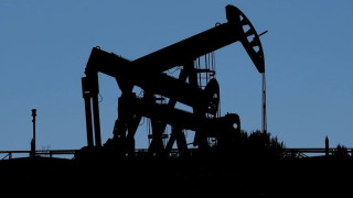 Φόβοι για «ράλι» ανόδου στις τιμές πετρελαίου και φυσικού αερίου μετά τις επιθέσεις στο Ιράν