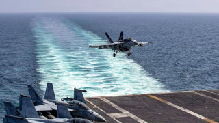 Χτύπημα στο αεροπλανοφόρο USS Abraham Lincoln, αναφέρουν τα ιρανικά μέσα