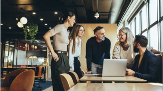 PwC Workforce Hopes & Fears Survey 2025: Τι ελπίζουν και τι φοβούνται οι Έλληνες εργαζόμενοι