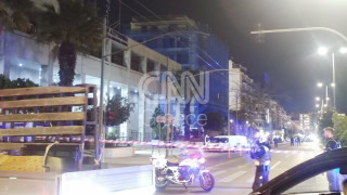 Συνελήφθη ο άνδρας που απειλούσε με εκρηκτικά έξω από τη ΓΑΔΑ - Κρατούσε χειροβομβίδα