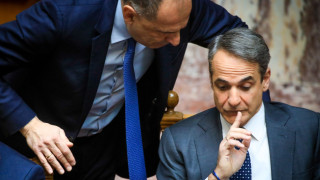 «δώρα» και τα «αγκάθια» από τον πόλεμο στη Μέση Ανατολή: Το δίκοπο μαχαίρι για την κυβέρνηση