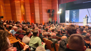 Τσίπρας: «Κόκκινη γραμμή» η μη χρήση των βάσεων σε ελληνικό έδαφος - Παράνομη η επίθεση στο Ιράν