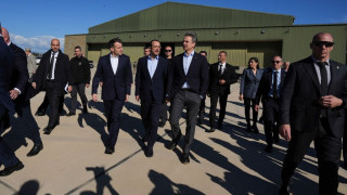 Στη Σούδα ο Μακρόν - Πληροφορίες για συνάντηση με Δένδια