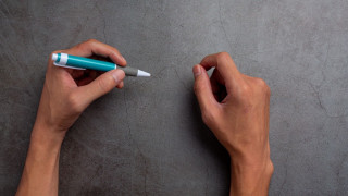 Οι αριστερόχειρες έχουν ψυχολογικό πλεονέκτημα έναντι των δεξιόχειρων, διαπιστώνει νέα μελέτη